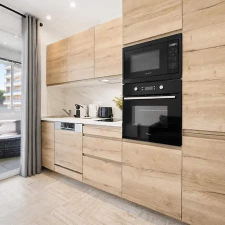 Elegant Avec Climatisation - Centre Apartment