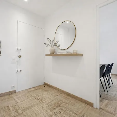 Elegant Avec Climatisation - Centre Apartment